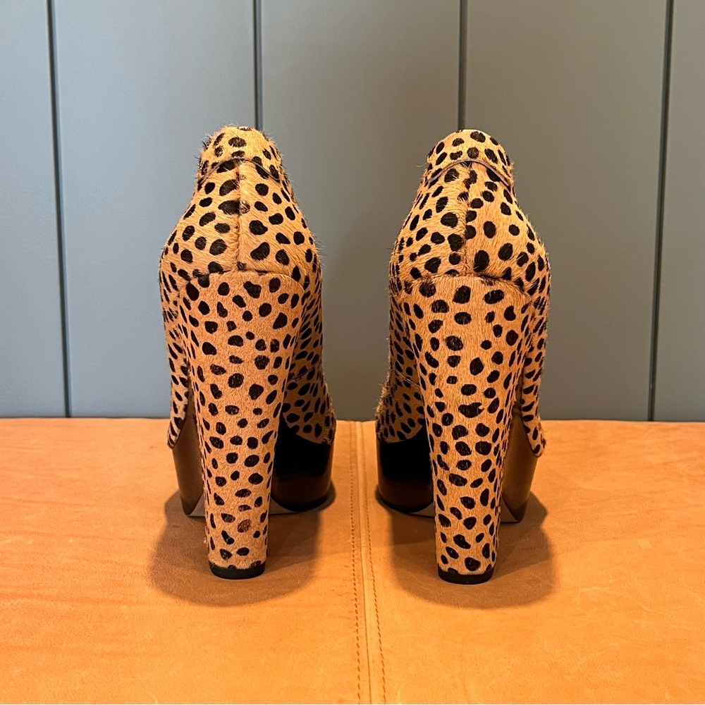 Rosegold Calf Hair Leopard “Lela Safari” Wedges - Picture 3 of 9